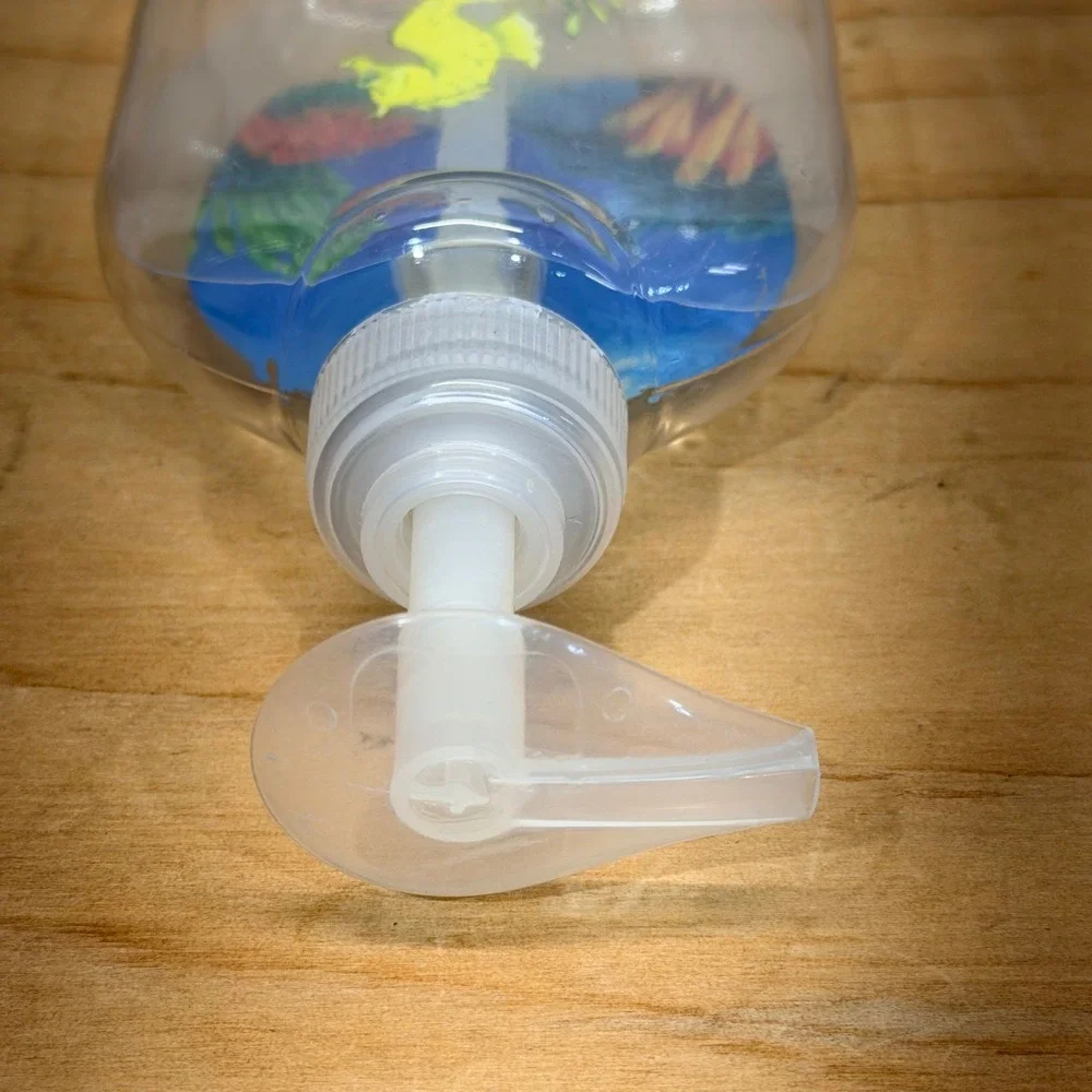 Softsoap Antibacterial Aquarium Series Seahorse Hand Soap Dispenser Bottle Clear